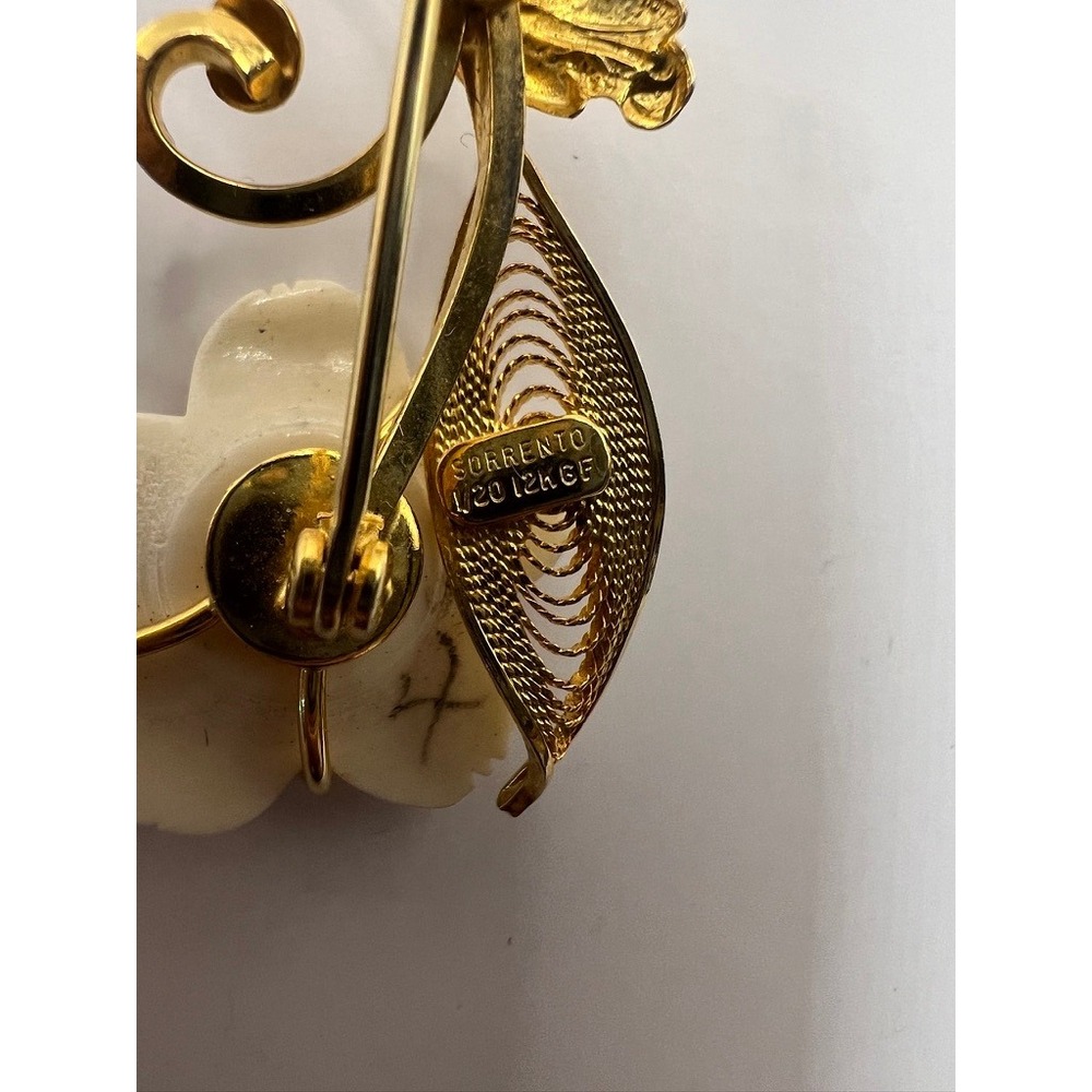 Vintage Sorrento Brooch 12K Gold Filled Carved Shell Flower Filigree‎ Italy - Picture 6 of 16